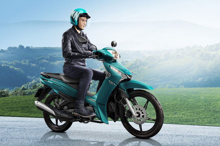 Tại Việt Nam, Yamaha Jupiter Finn bán chính hãng với hai phiên bản, gồm tiêu chuẩn giá 27,7 triệu và cao cấp 28,2 triệu đồng. Trong cùng phân khúc với Finn, mẫu xe Honda Future 125 FI có 3 phiên bản, với mức giá cao hơn, gồm bản tiêu chuẩn 30,5 triệu đồng, cao cấp giá 31,7 triệu đồng và đặc biệt giá 32,2 triệu đồng.