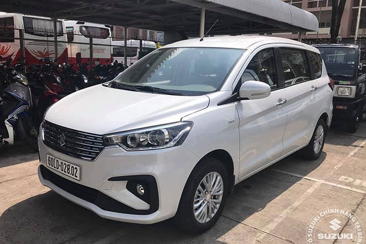 Được nhập khẩu nguyên chiếc từ Indonesia, Suzuki Ertiga 2019 là sản phẩm tham vọng của hãng xe Nhật Bản nhằm chen chân vào phân khúc MPV giá rẻ tại Việt Nam, đối đầu cùng hàng “hot” Mitsubishi Xpander hay Toyota Rush. Nếu mức giá dự kiến ở trên là chính xác, Suzuki Ertiga 2019 sẽ sở hữu giá bán thấp nhất trong phân khúc vì bản cao cấp nhất mới chỉ bằng bản tiêu chuẩn của Mitsubishi Xpander.