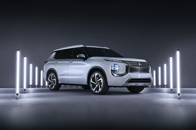 Tính đến cuối tháng 1/2022, đã có tổng cộng hơn 9.000 khách hàng Nhật Bản đặt mua mẫu xe Mitsubishi Outlander PHEV tiết kiệm xăng này, cao gấp 3 lần so với doanh số mục tiêu của hãng Mitsubishi đề ra.