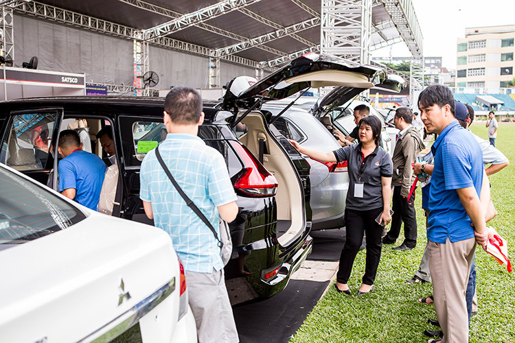 Trong khi đó, phân khúc xe bán tải/ CUV/ MPV hay SUV mới ra mắt tại thị trường ôtô Việt Nam thời gian qua đã được ghi nhận bởi thu hút sự quan tâm và đáp ứng thị hiếu của nhiều khách tham dự hội chợ.