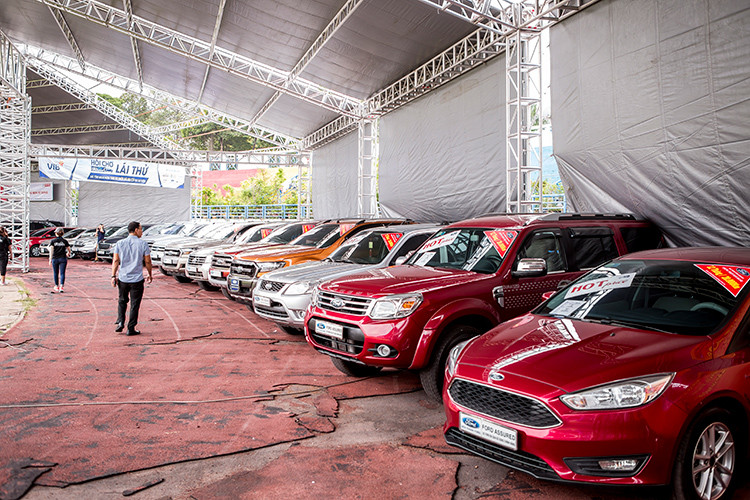 Mới đây kênh Oto.com.vn đã chính thức tổ chức sự kiện lái thử và mua bán xe có quy mô lớn nhất khu vực phía Nam. Hội chợ mua bán ôtô lần này đã nhanh chóng nhận được sự tham gia và hỗ trợ nhiệt tình đến từ hàng loạt các thương hiệu như; Toyota, Mitsubishi, Hyundai, VEAM Motor, Ford và Nissan…