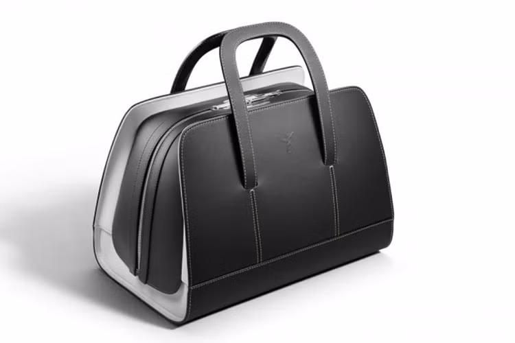 Với số tiền này, thậm chí bạn đã có thể sở hữu ngay một chiếc BMW 3-Series đời mới, khi mà chiếc xe thực chất còn rẻ hơn gói tùy chọn trên (giá khởi điểm của 320i sedan là 33.150 USD, chỉ 736 triệu VNĐ).