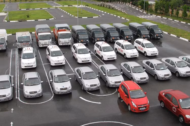 Ha Noi chot phi dao tao bang lai xe B2 o muc 15,59 trieu dong