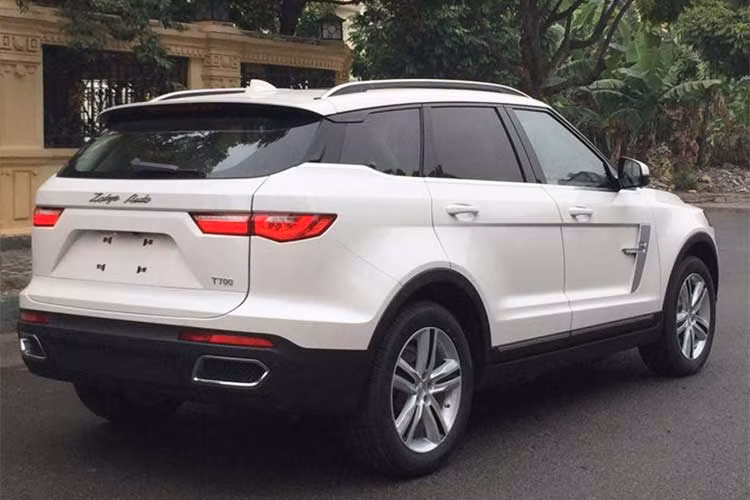 Ưu điểm của mẫu xe Zoyte Z8 mới này ngoài kích thước lớn, nội thất rộng còn đến từ cụm động cơ 2.0L Turbo sản sinh công suất tối đa 188 mã lực tại 5.000 vòng/phút, mô-men xoắn cực đại 250Nm tại 2.400 – 4.400 vòng/phút. Hộp số là loại tự động 8 cấp. Mức công suất tương đối khá so với phân khúc xe Crossover 5 chỗ hiện nay. 