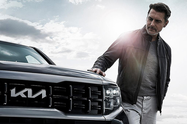 Dù đặt nhiều tâm huyết vào Tasman nhưng Giám đốc sản phẩm Kia Úc Roland Rivero chỉ kỳ vọng doanh số thường niên của xe đạt khoảng 20.000 xe so với trên 60.000 của cả Ford Ranger và Toyota Hilux.