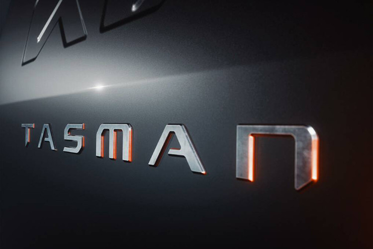 Nhắm tới các dòng bán tải hạng trung nặng ký trên toàn cầu như Toyota Hilux và Ford Ranger, Kia Tasman 2025 sử dụng kết cấu khung thân tách rời tối ưu cho vận hành nặng hay off-road.