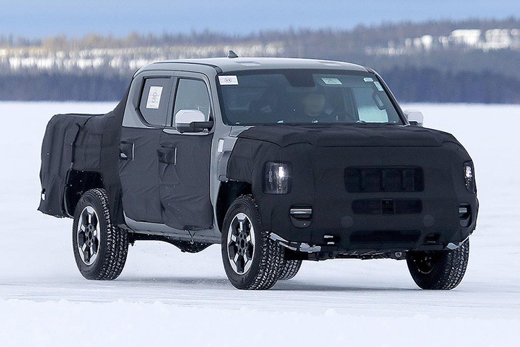 xe bán tải Kia Tasman 2025 sẽ có công suất tham khảo là 199 mã lực và mô-men xoắn tối đa 441 Nm. Động cơ kết hợp cùng hộp số tự động và hệ dẫn động 2 cầu bán thời gian.