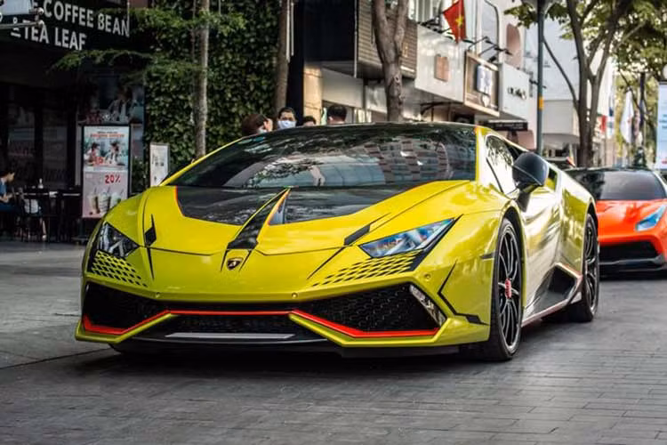Lamborghini Huracan LP610-4 sử dụng khối động cơ V10, dung tích 5.2 lít, sản sinh công suất tối đa 601 mã lực và mô-men xoắn cực đại đạt 560 Nm nhưng nay đã được thông nòng công suất lên 618 mã lực và mô-men xoắn cực đại đạt 575,5 Nm, lý do cho sự khác biệt này đến từ ống xả độ Ryft giúp xe tăng công lực thêm 17 mã lực ở công suất và 15,5 Nm ở mô-men xoắn cực đại.