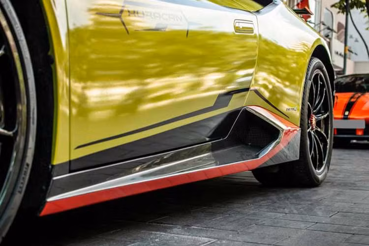 Hệ thống ống xả đến từ thương hiệu Ryft, được làm hoàn toàn bằng chất liệu titanium có khả năng chịu được nhiệt độ cao, nhẹ hơn loại nguyên bản, cùng với đó là tăng công suất của xe thêm 20 mã lực và 21 Nm mô-men xoắn. 