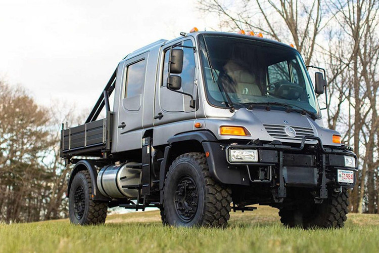  Giá xe Mercedes Unimog U500 đời 2004 trong bài viết này được chào hàng 369.000 USD (khoảng 8,6 tỷ đồng), một cái giá cao nhưng có lẽ là xứng đáng với giá trị mang lại cho người dùng của chiếc xe.