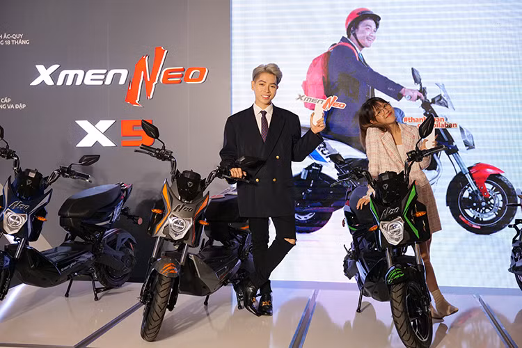 Ngoài việc ra mắt Xmen Neo, hãng còn giới thiệu mẫu xe mới khác là xe điện Yadea X5 mới. Đây là mẫu xe kế thừa các tinh hoa của dòng X với nhiều cải tiến hướng tới nhu cầu sử dụng một chiếc xe lớn hơn, mạnh mẽ hơn. X5 dự kiến được mở bán trong tháng 8/2020, với mức giá dự kiến là 22 triệu đồng.