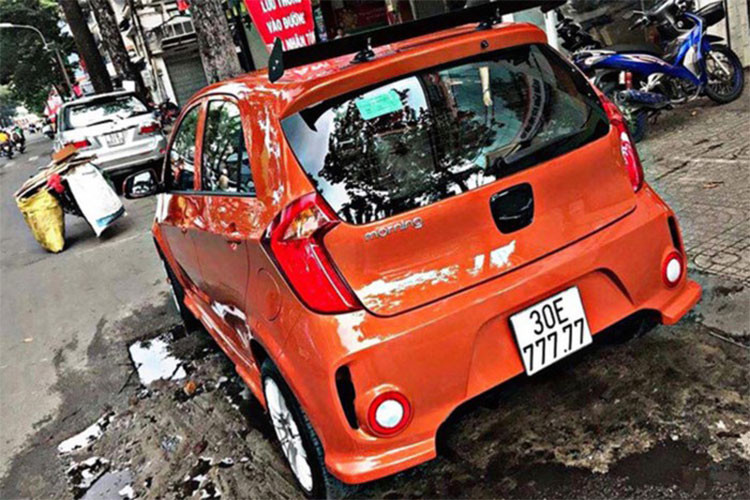 Theo giới thạo xe, chiếc xe ôtô Kia Morning độ sở hữu biển kiểm soát khủng "ngũ quý 7" này chắc chắn khi được rao bán nó sẽ có mức giá không hề rẻ. Thậm chí nó có thể được kênh giá lên gấp nhiều lần giá trị của một chiếc xe mới đang được bán ra trên thị trường hiện nay.