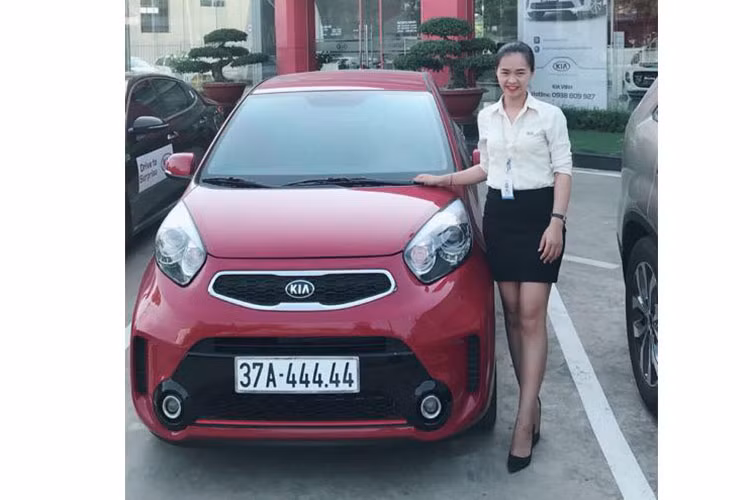 Cũng có người lại thấy 4 là số xấu, suy luận càng nhiều số 4 càng không tốt. Tuy nhiên theo chủ quan của nhiều người thì đây là biển số dễ nhớ, thâmmj chí nó còn có giá cao khi hợp với một chủ nhân mới khác...