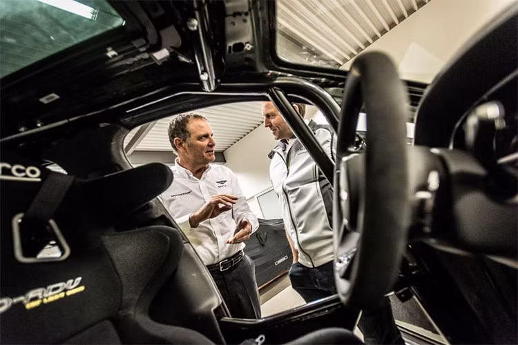 Để kỷ niệm chiến thắng tại giải PPIHC 2018, Bentley sẽ sản xuất 10 chiếc Bentayga bản Pikes Peak đặc biệt. Bentley Bentayga Pikes Peak được sơn màu Deep Beluga Black hoặc Radium giống với chiếc xe xác lập kỷ lục. Các chi tiết bên ngoài màu đen bóng thay thế cho chi tiết bằng chrome, cản trước bằng sợi carbon, ốp hai bên, bộ khuếch tán và cánh gió phía sau cũng được làm bằng vật liệu này.