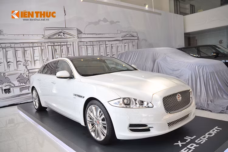 Tại đây sẽ phân phối các dòng xe mới nhất chính hãng.