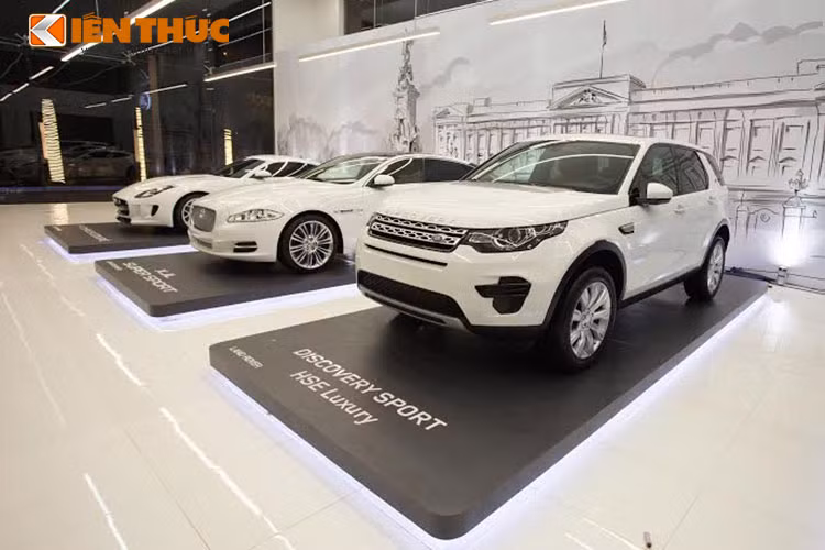 Tại đây sẽ cập nhật và phân phối các mẫu xe Jaguar và Land Rover cho khu vực miền Bắc, bên cạnh showroom đầu tiên ở TP.HCM.