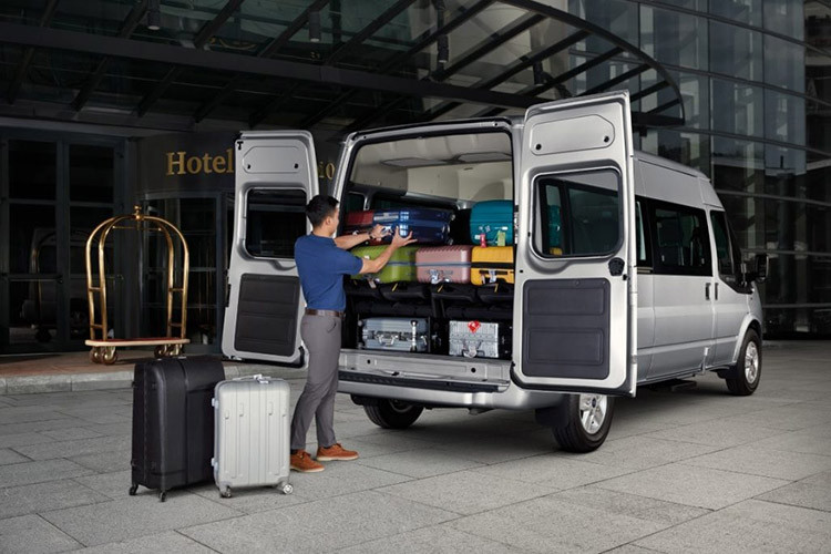 Ford Viet Nam giam gia tien mat, uu dai le phi truoc ba cuoi nam-Hinh-4