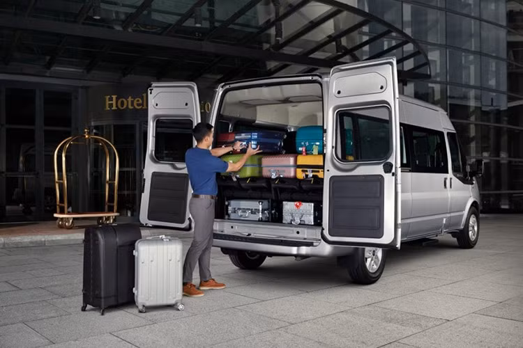 Ford Viet Nam giam gia tien mat, uu dai le phi truoc ba cuoi nam-Hinh-4