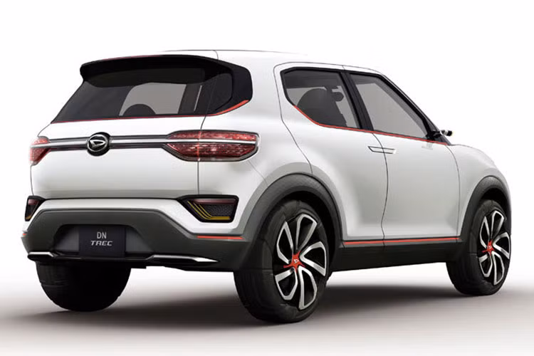 Toyota Rise sử dụng động cơ 1.0L 3 xi-lanh, với công suất tối đa 97 mã lực tại 6.000 vòng/phút và mô-men xoắn cực đại 140 Nm tại 2.400 – 4.000 vòng/phút, kết hợp cùng hộp số CVT và hệ dẫn động hai bánh 2WD hoặc bốn bánh 4WD. Ford EcoSport, Honda WR-V là những đối thủ cạnh tranh với Toyota Rise. 