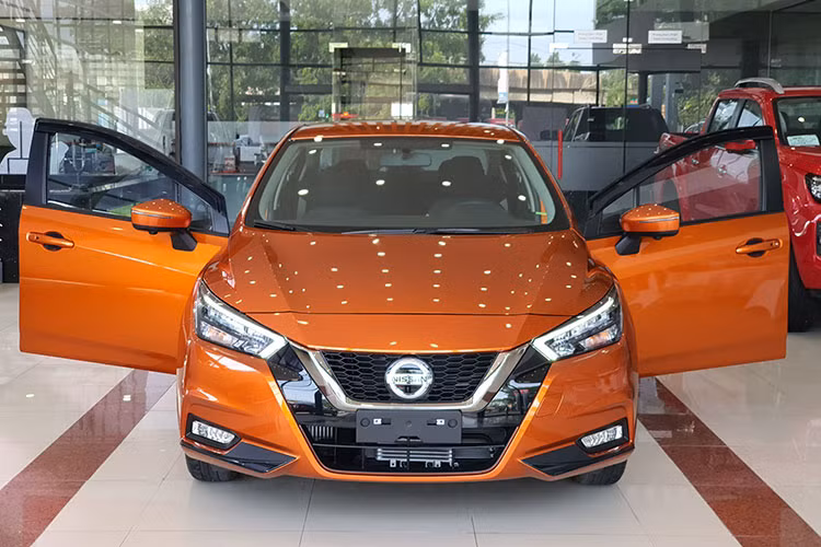 Loat xe oto pho thong tai Viet Nam giam tram trieu 