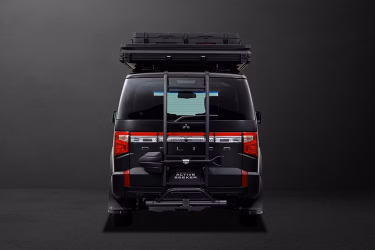 Dù Mitsubishi chưa công bố chi tiết về bất kỳ nâng cấp nào đối với khung gầm hoặc hiệu suất, Night Seeker vẫn được hưởng lợi từ hệ thống plug-in hybrid tiên tiến của Outlander.