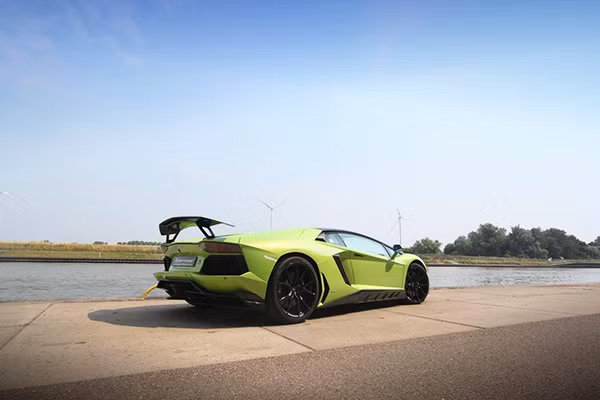 Mặc dù mang cái tên mỹ miều đó, nhưng thực chất đây chính là bản độ Novitec Torado trứ danh với hệ thống ống xả của Akrapovic.