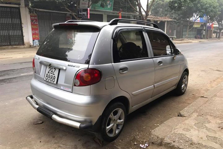 Daewoo Matiz đời cũ cũng được xem là chiếc xe sửa chữa dễ dàng, chi phí thấp và phụ tùng thay thế sẵn. Xe nếu dùng cẩn thận khá bền, tiết kiệm nhiên liệu, nhỏ gọn - đây là một trong những mẫu xe gia đình cỡ nhỏ đầu tiên có mặt tại thị trường Việt Nam.