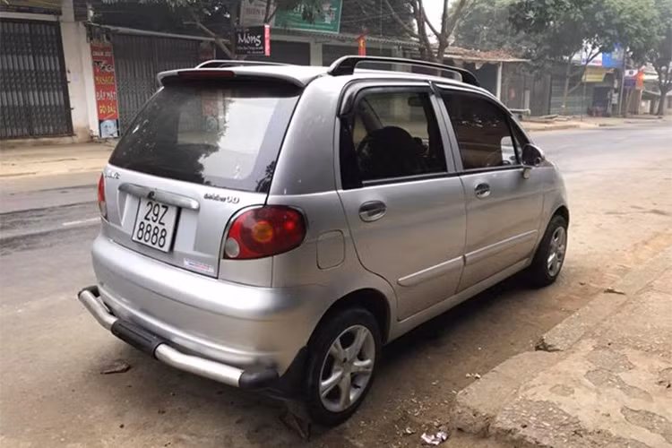 Daewoo Matiz đời cũ cũng được xem là chiếc xe sửa chữa dễ dàng, chi phí thấp và phụ tùng thay thế sẵn. Xe nếu dùng cẩn thận khá bền, tiết kiệm nhiên liệu, nhỏ gọn - đây là một trong những mẫu xe gia đình cỡ nhỏ đầu tiên có mặt tại thị trường Việt Nam.