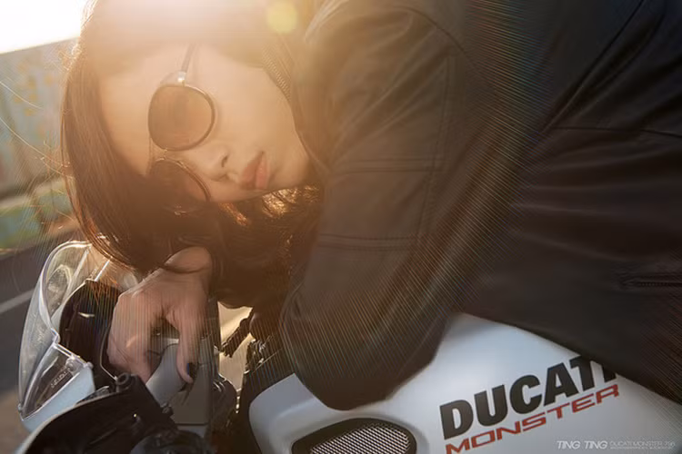 Monster 796 được Ducati Việt Nam nhập về từ cuối tháng 1/2014, và có giá bán khoảng 18.800 USD (đã có VAT, chưa kèm trước bạ, biển số).