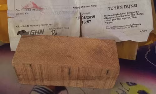 Mua iPhone XS Max 290.000 dong nhan duoc cuc go