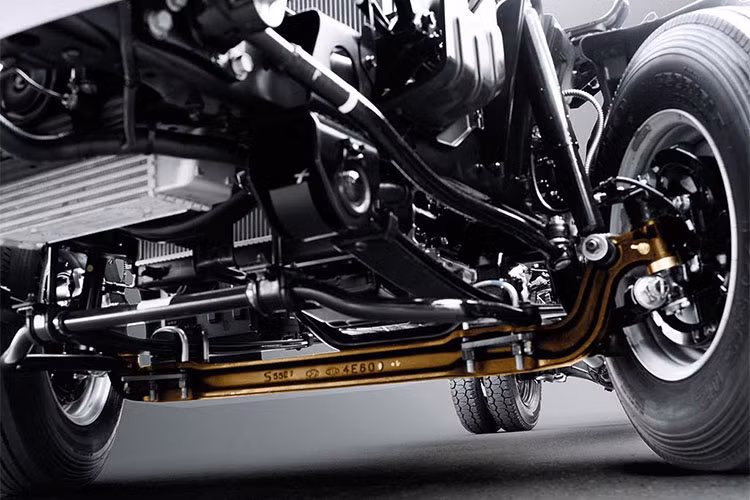 New Mighty N250 được trang bị khối động cơ A2 (D4CB) 2.5L, sản sinh công suất cực đại 130 mã lực tại 3,800 (vòng/phút) và mô men xoắn cực đại đạt 255 Nm / 2,000 (vòng/phút) . Xe được trang bị hộp số sàn 6 cấp mang lại hiệu quả truyền động tốt, cực kỳ mượt mà và êm ái.