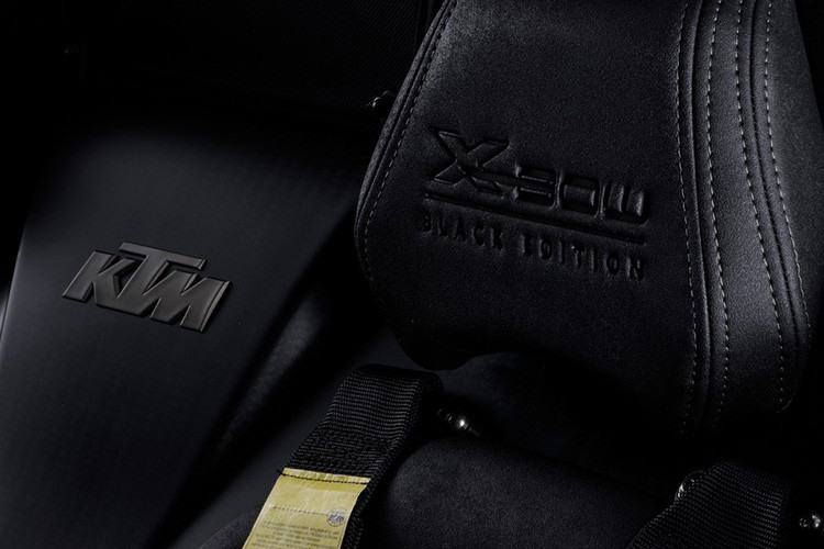 Trong khi mẫu X-Bow có công suất 354 mã lực và mômen xoắn cực đại 499 Nm thì mẫu X-Bow GTX trang bị động cơ Audi TFSI 5 xylanh, 2.5L công suất tối đa lên đến 600 mã lực. 