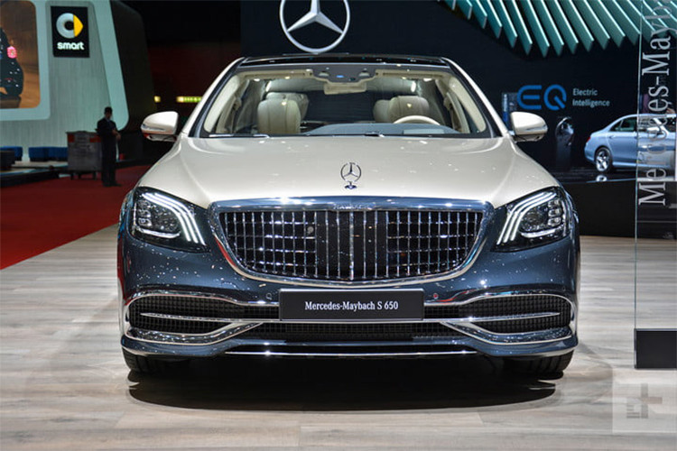 Lưới tản nhiệt được thiết kế lại và sở hữu nhiều tùy chọn sơn 2 tông màu. Kiểu lưới tản nhiệt này được lấy cảm hứng từ những bộ suit pinstripe, giống như mẫu xe ý tưởng Vision Mercedes-Maybach 6 coupe concept.