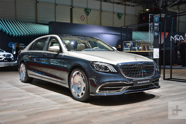 Thay đổi dễ nhận ra nhất trên siêu xe sang Mercedes-Maybach S-Class mới chính là kích thước to hơn của nó. Maybach S-Class nay có chiều dài lên đến 5.461 mm và trục cơ sở đến 3.365 mm. Điều này khiến nó dài hơn một phiên bản S-Class trục cơ sở kéo dài đến 250 mm.