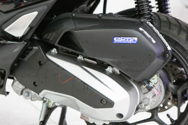 Honda PCX 160 2025 được trang bị hệ thống chống bó cứng phanh ABS và hệ thống chống trượt Honda Selectable Torque Control (HSTC).