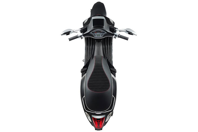 Vespa Sprint được tích hợp đầy đủ các công nghệ tiên tiến như động cơ i-Get, hệ thống chống bó cứng phanh ABS bánh trước, hệ thống khóa từ chống trộm và cổng USB giúp sạc smartphone và các thiết bị điện tử. Vespa Sprint được thiết kế để đạt mức độ cao nhất về độ ổn định, dễ điều khiển, tính hiệu quả và sự thoải mái.