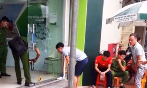 Thuong uy cong an no sung o ngan hang: Toi da nang...-Hinh-2