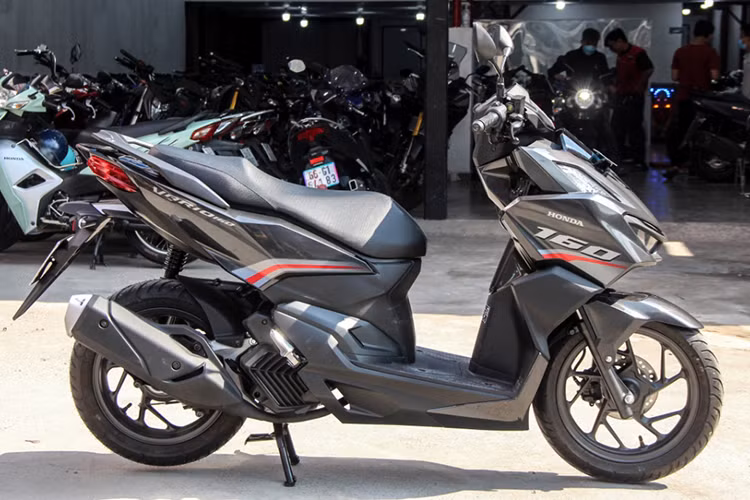 Honda Vario 160 nhap khau chat vat giam gia tim khach cuoi nam-Hinh-2