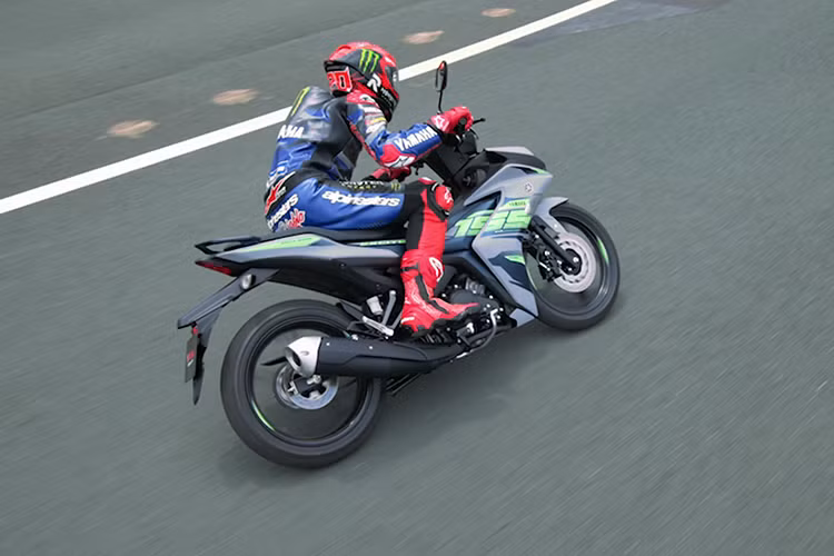 Nhung luu y danh cho nguoi moi khi chay xe con tay-Hinh-2