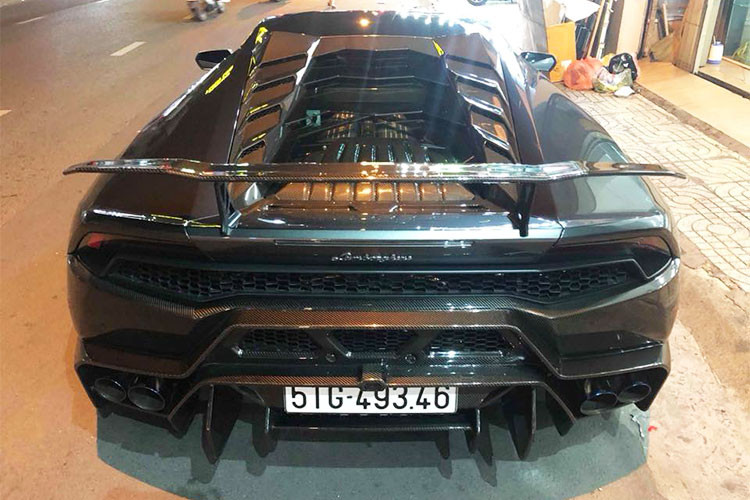 Lamborghini Huracan nguyên bản có mức tiêu thụ nhiên liệu trung bình từ 12,5 lít/100km. Tuy nhiên, với những xe được trang bị ống xả độ thì mức tiêu hao sẽ tăng khoảng 10-12%, theo công bố của Vorsteiner. Trang bị an toàn với phanh làm bằng vật liệu carbon-gốm của xe đua chuyên nghiệp và hệ thống treo điều khiển điện tử.
