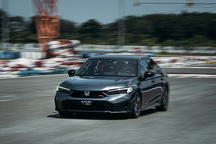 Một điểm yếu cố hữu của Civic là tiếng ồn nhưng theo cảm nhận nó đã khắc phục được khá tốt trên quãng đường tốc độ chạy thử. Theo Honda, Civic 2024 sở hữu tính năng chống ồn chủ động (ANC). Tuy nhiên với quãng thời gian ngắn ngủi tại trường đua Đại Nam, nhiều người tham dự chưa có cơ hội trải nghiệm hết tính năng này.
