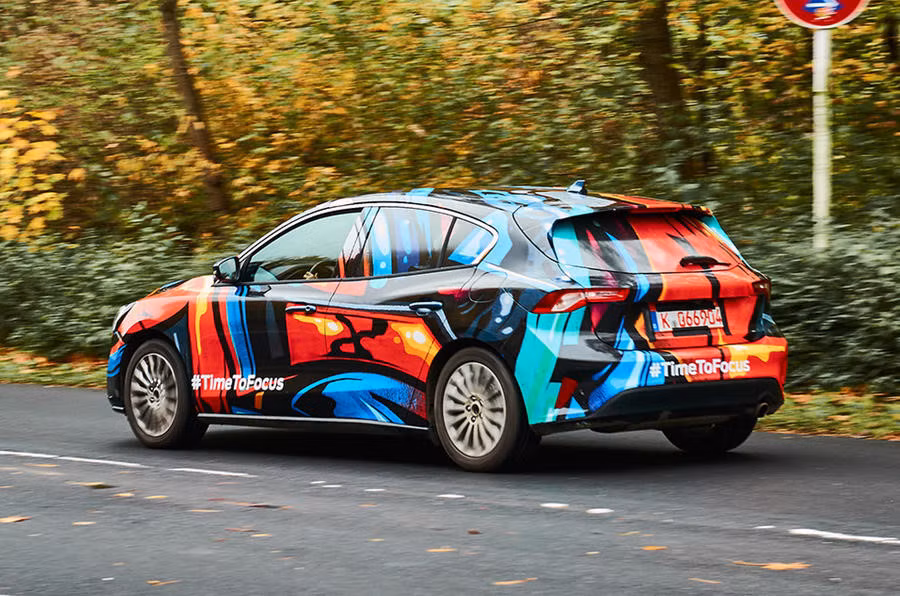 Mẫu xe mới này được xây dựng bởi các đội ngũ kỹ thuật tại Châu Âu với người đứng đầu là Bakaj. Diện mạo chiếc xe được thiết kế bởi Darren Palmer, ông từng là chuyên gia về ôtô cỡ nhỏ của Ford và cũng thổi hồn vào những mẫu xe gần đây như Fiesta, Ka+ và Ecosport.