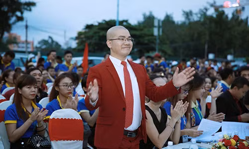 Chi ban du an ma, vi sao Dia oc Alibaba co hon 2.500 nhan vien?