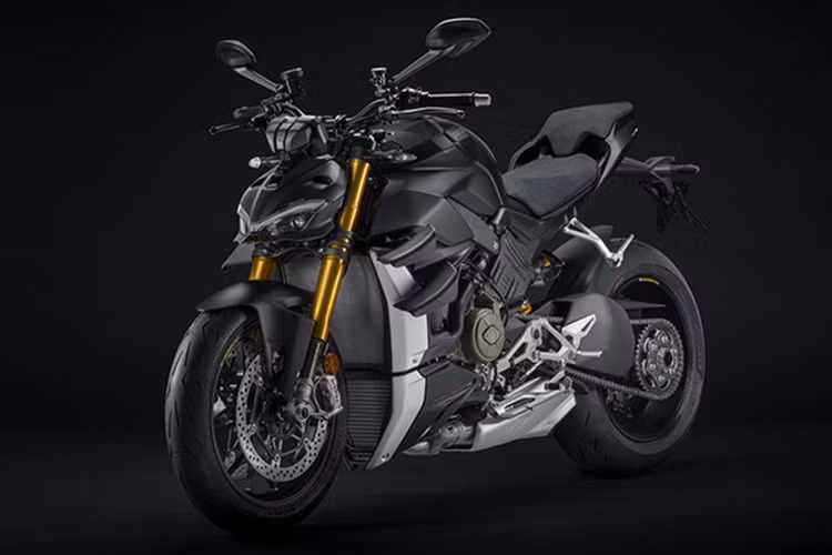 Tại thị trường Việt Nam, giá xe Ducati Streetfighter V4 2020 đầu tiên về được tiết lộ trên 1 tỷ đồng. Ducati Streetfighter V4 là thế hệ tiếp theo của mẫu xe danh tiếng Streetfighter 1098 từng khiến nhiều biker mơ ước một lần sở hữu.