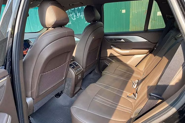 Cung cấp sức mạnh cho VinFast LUX SA2.0 là khối động cơ BMW N20 với 4 xylanh, tăng áp, dung tích 2.0 lít, sản sinh công suất 228 mã lực tại tua máy 5.000 - 6.000 vòng/phút và mô-men xoắn cực đại đạt 350 Nm tại tua máy 1.750 - 4.500 vòng/phút.