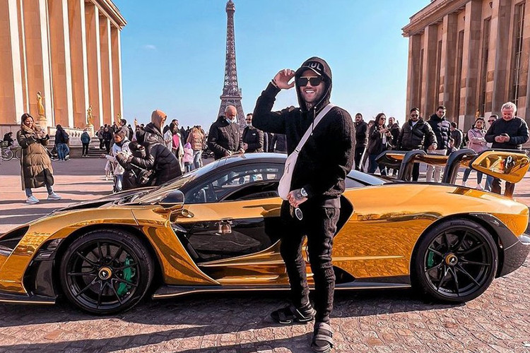 Giá xe McLaren Senna có mức khởi điểm triệu đô (khoảng hơn 23 tỷ đồng) chưa bao gồm các lựa chọn của khách hàng. Trên toàn thế giới chỉ có 500 xe McLaren Senna sản xuất và giới đại gia Việt đang sở hữu ít nhất 2 xe.