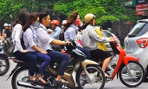 Sat hach cap giay phep lai xe: Noi lo 