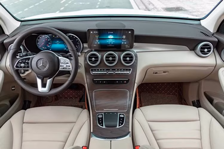 Theo quan niệm người châu Á, số 8 tượng trưng cho sự phát tài, phát lộc, thịnh vượng, đem lại nhiều may mắn về tiền bạc, cũng như thuận lợi trong cuộc sống. Vì vậy, tấm biển số 888.88 được rất nhiều người mơ ước, thậm chí có tiền cũng chưa chắc có được.