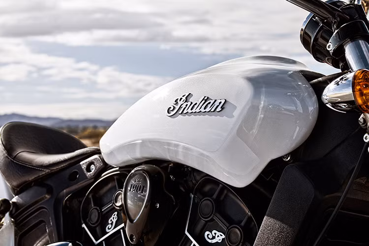  Theo ông - Pankaj Dubey, giám đốc điều hành của công ty trách nhiệm hữu hạn Polaris India (chủ sở hữu hiện tại của Indian Motorcycles) cho biết "Scout Sixty chính là người thừa kế của dòng xe Indian Scout huyền thoại. Với sự cân đối tuyệt vời và trọng lượng nhẹ".