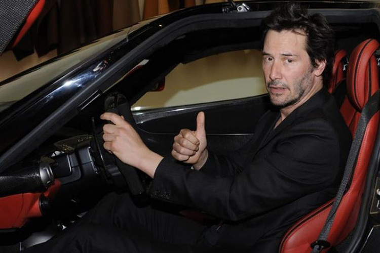 Sau khi lái hai chiếc xe này, Keanu Reeves chia sẻ một vài điều thú vị để nói về Ferrari, nói về 488 GTB: “Đây là một chiếc xe mà bạn cảm thấy có một sức mạnh tổng hợp đáng kinh ngạc. Và về California, nó giống cảm giác một phần cơ thể và tâm trí của bạn được mở rộng. Không có nghi ngờ gì về điều đó: Ferrari là giấc mơ.” Với tài chính của mình Keanu Reeves dễ dàng tậu cả hai xe cùng một lúc.